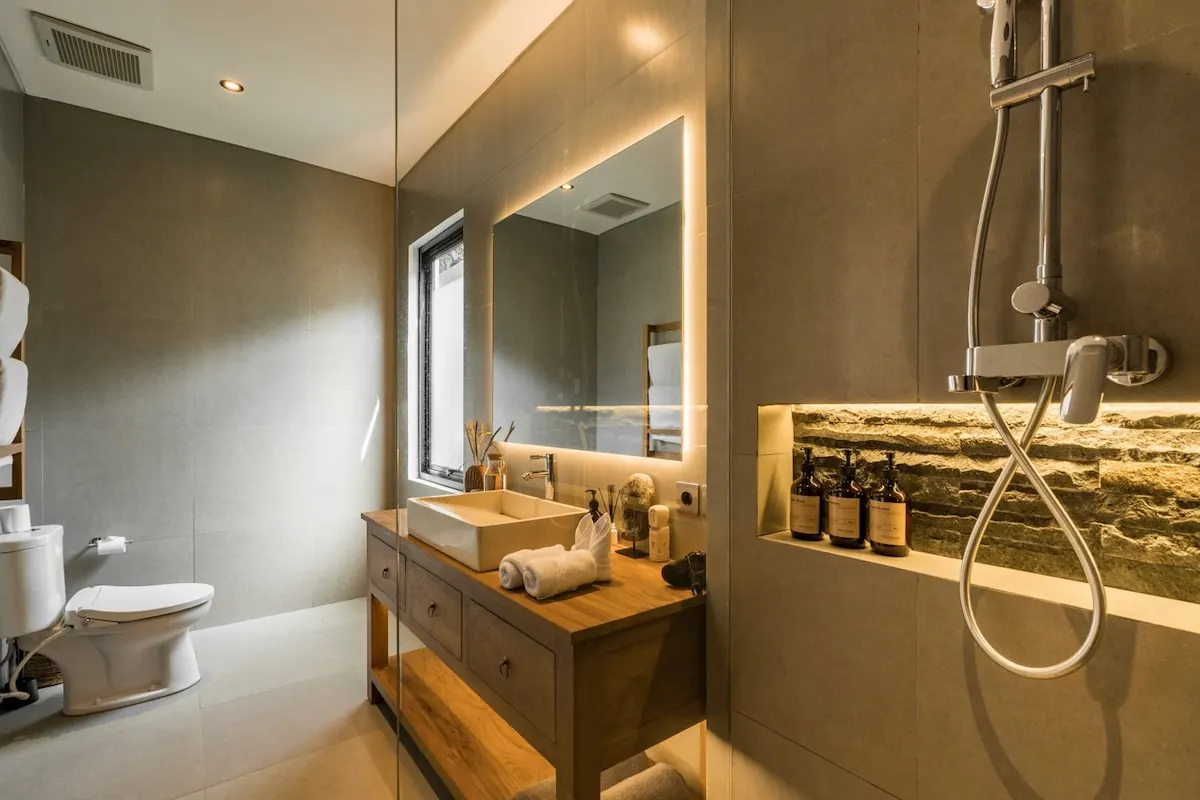 4 BR Tropical-Modern Jungle Retreat Ubud — 4BR Villa Rental in Ubud — image 15
