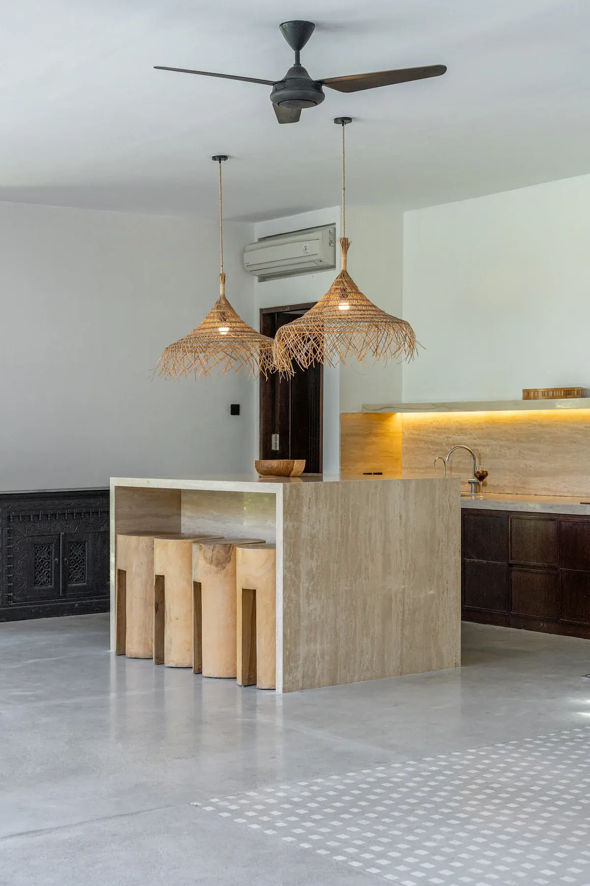 4 BR Contemporary Pool Retreat Canggu — 4BR Villa Rental in Pererenan — image 13