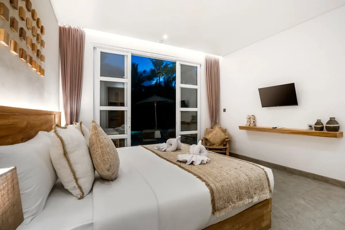 3 BR White Tropical Garden Villa Ubud — 3BR Villa Rental in Ubud — image 14