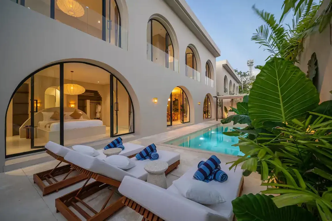 3 BR Beachfront Infinity-Pool Villa Uluwatu — 3BR Villa Rental in Uluwatu