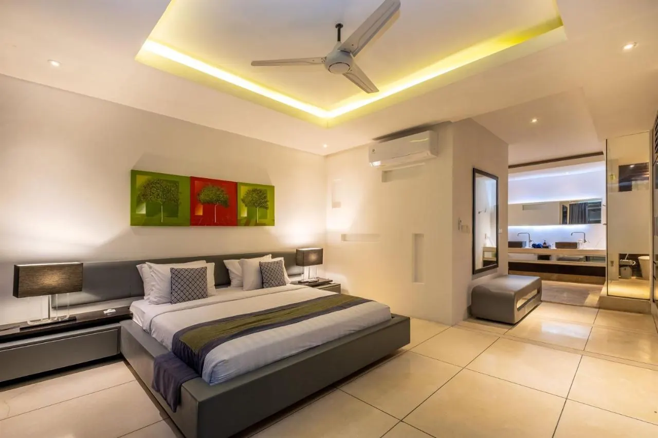 5 BR Walk-to-Beach Modern Villa Seminyak — 5BR Villa Rental in Seminyak — image 12