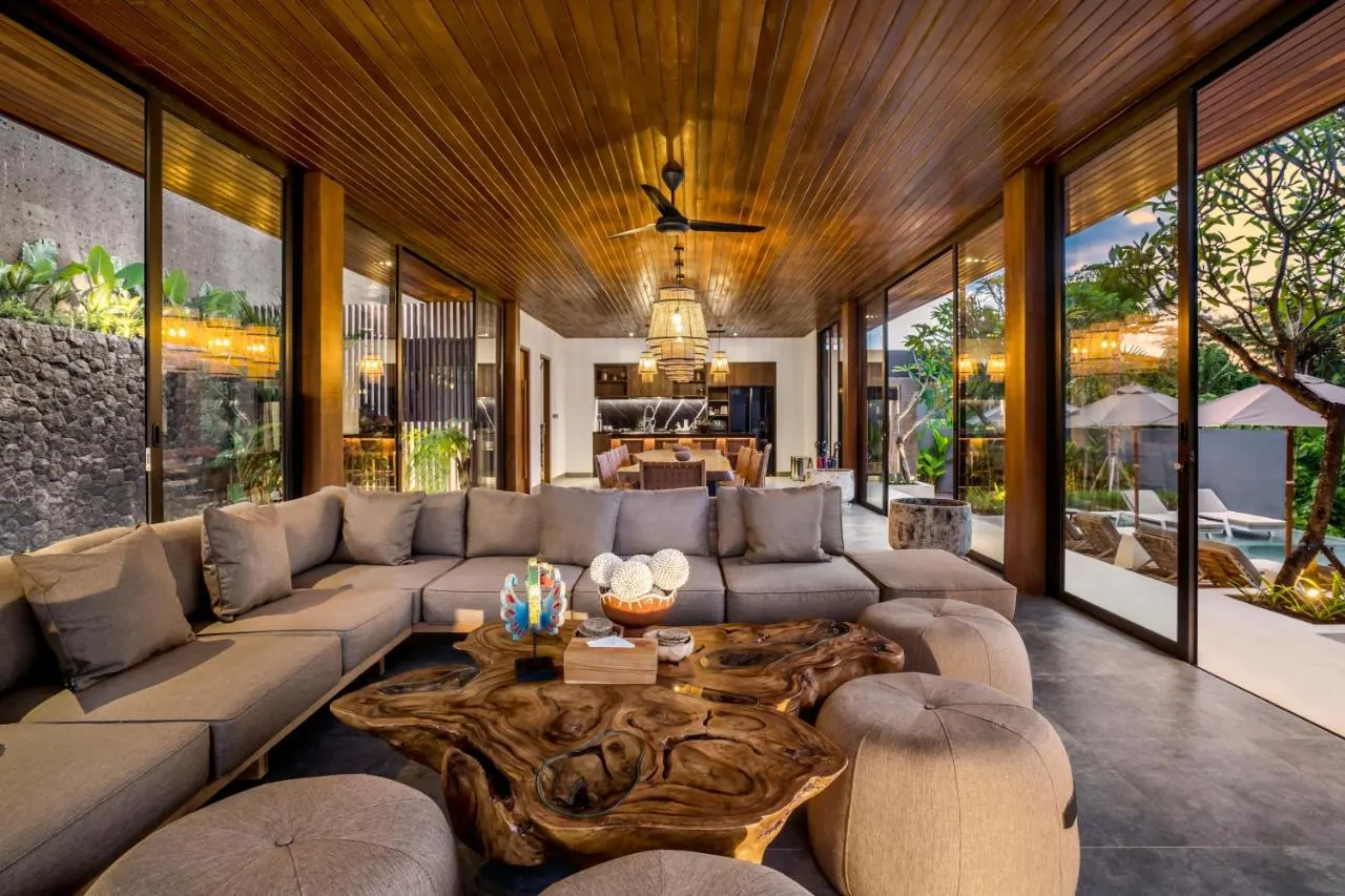 6 BR Rice-Field Wellness Retreat Ubud — 6BR Villa Rental in Ubud — image 2