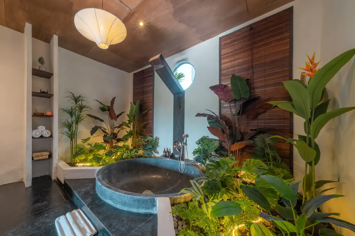 6 BR Tropical Garden Family Villa Canggu — 6BR Villa Rental in Canggu — image 3