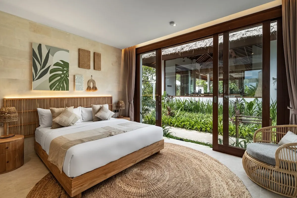 6 BR Thatched Tropical Garden Villa Ubud — 6BR Villa Rental in Ubud — image 15