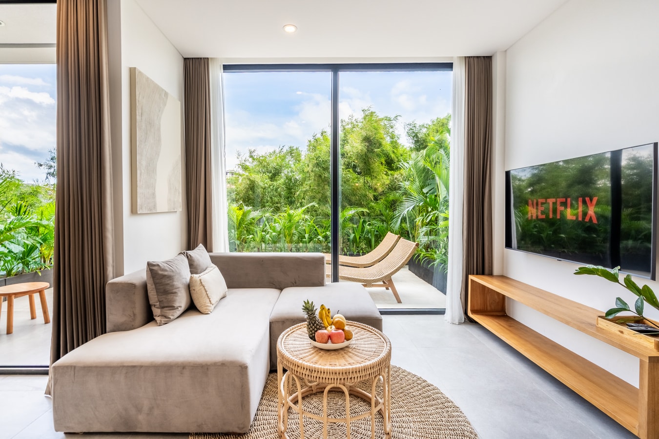 SM 206 - Studio with Balcony & Pool, Canggu in Canggu, Bali — image 5
