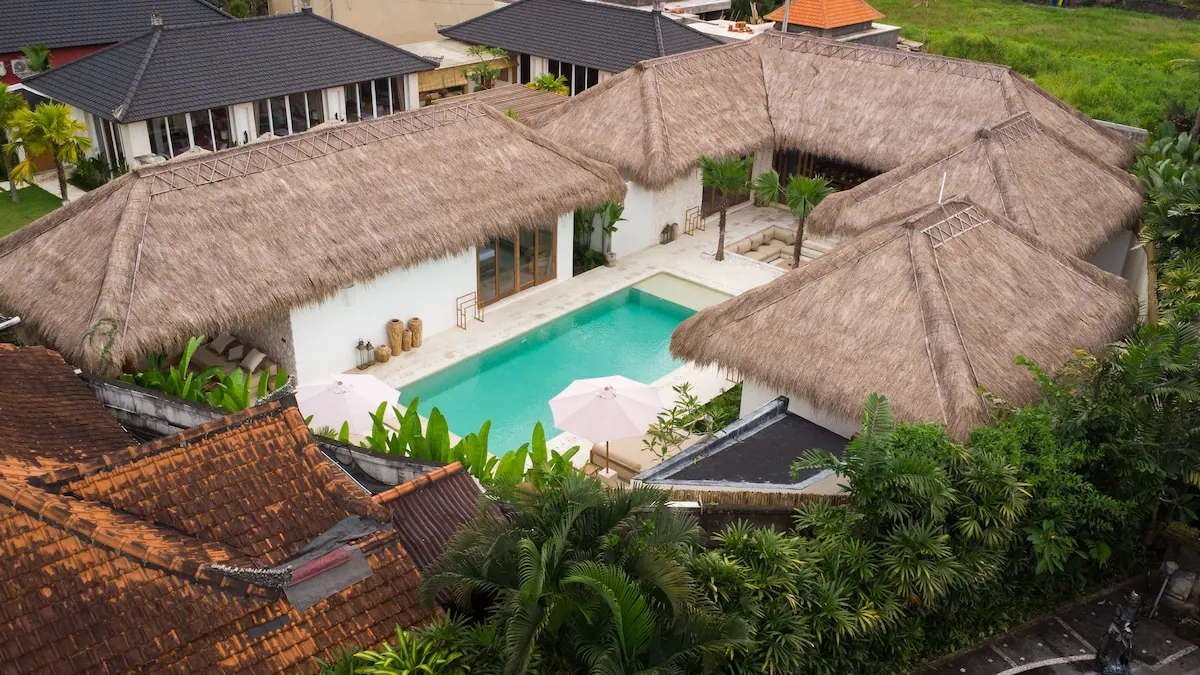 4 BR Thatched Courtyard Villa Ubud — 4BR Villa Rental in Ubud — image 2
