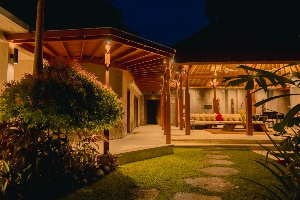 Lataliana - Villa La 5BR — 5BR Villa Rental in Seminyak — image 11