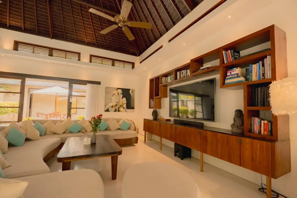 Lataliana - Villa La 6BR — 6BR Villa Rental in Seminyak — image 11