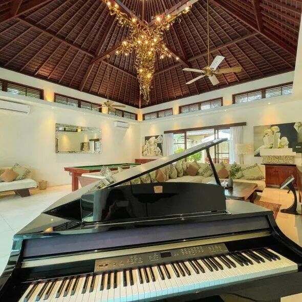 Lataliana - Villa La 7BR — 7BR Villa Rental in Seminyak — image 14