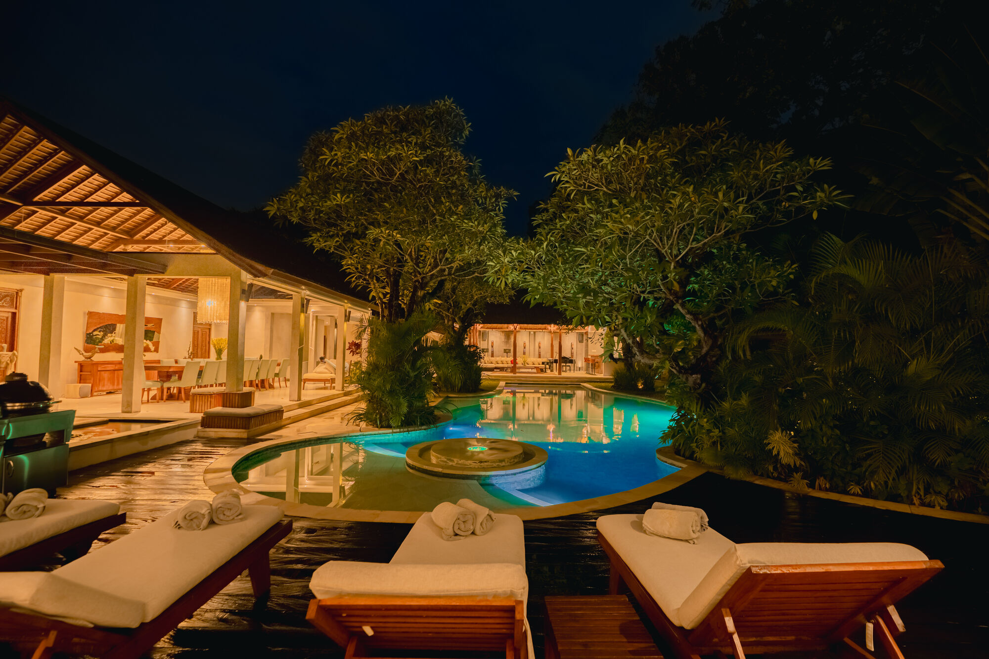 Lataliana - Villa La 6BR — 6BR Villa Rental in Seminyak — image 4