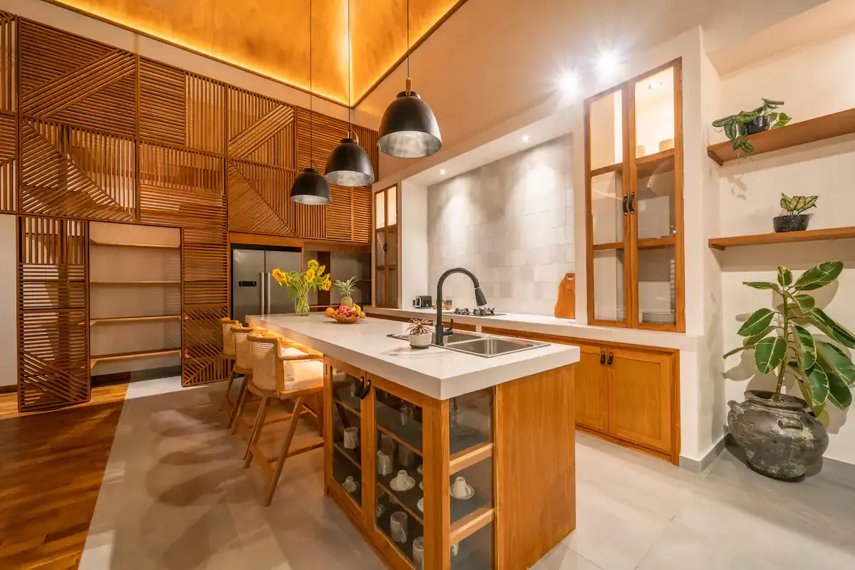 4 BR Walk-to-Beach Family Villa Canggu — 4BR Villa Rental in Canggu — image 14