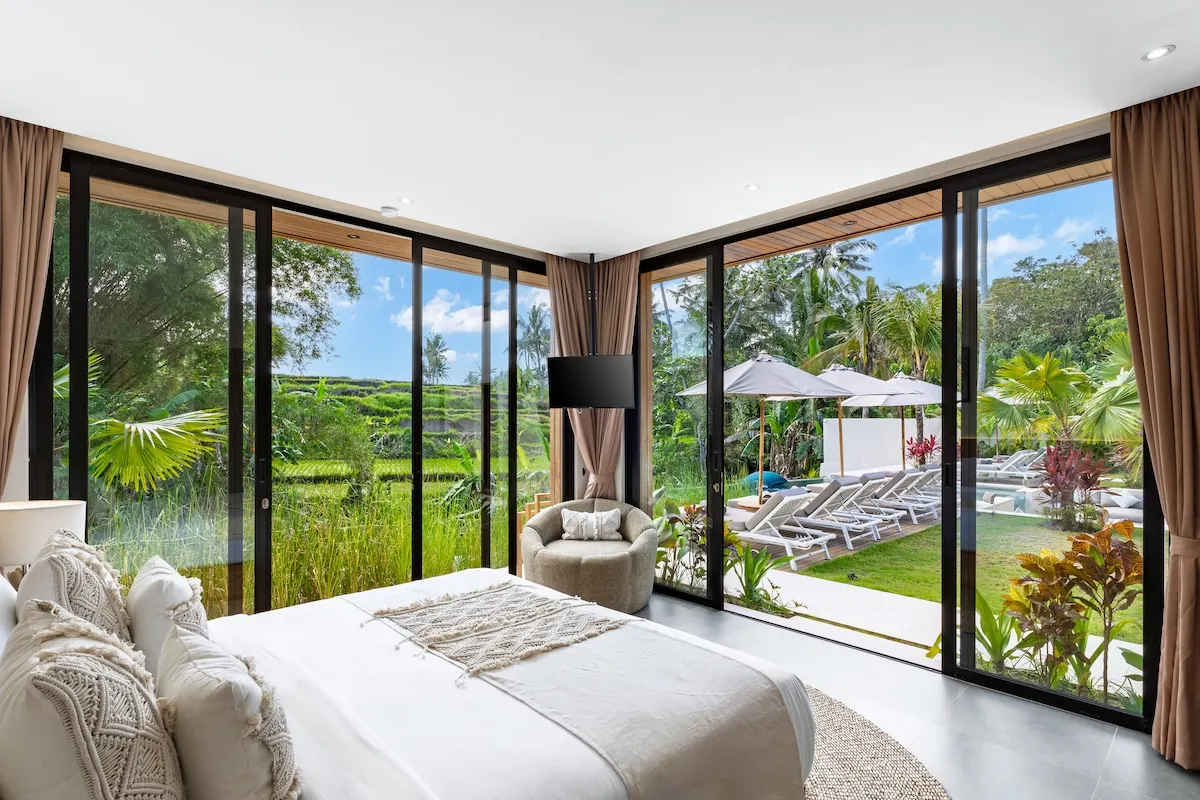 6 BR Rice-Field Infinity-Pool Villa Ubud — 6BR Villa Rental in Ubud — image 1