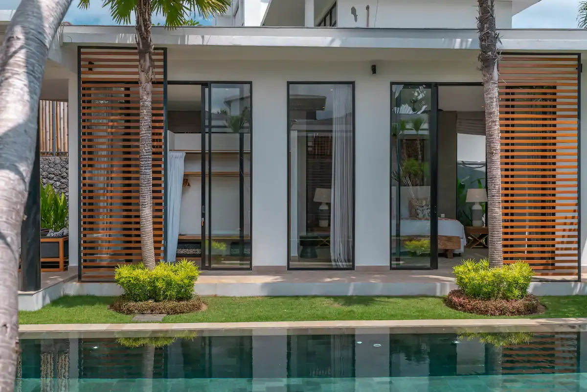 4 BR Walk-to-Beach Modern Villa Canggu — 4BR Villa Rental in Canggu — image 6