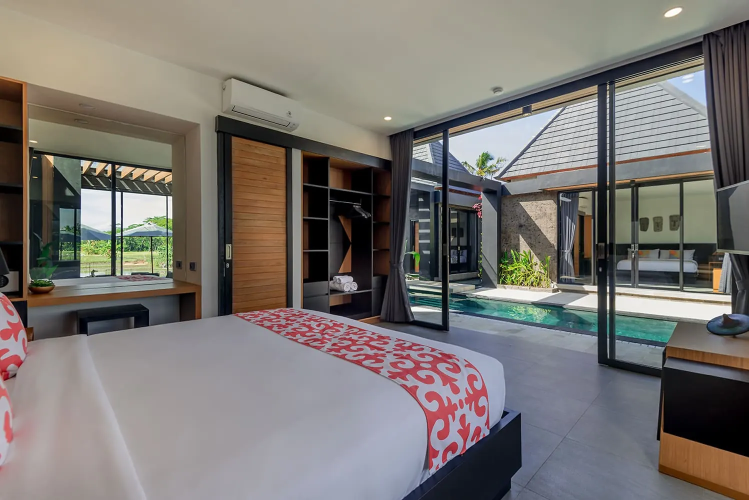 4 BR Rice-Field Courtyard Villa Ubud — 4BR Villa Rental in Ubud — image 11