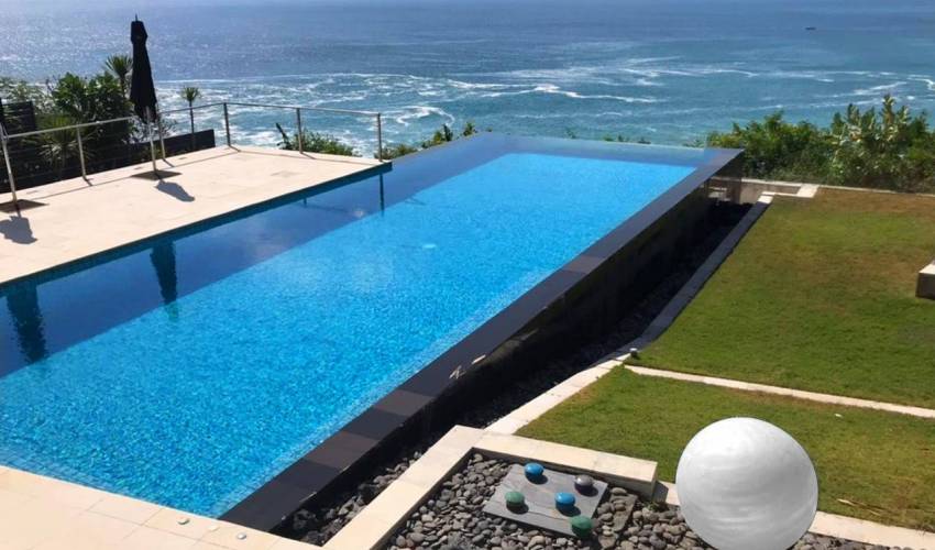 Luxury Villa at Suluban Cliff Uluwatu — image 9