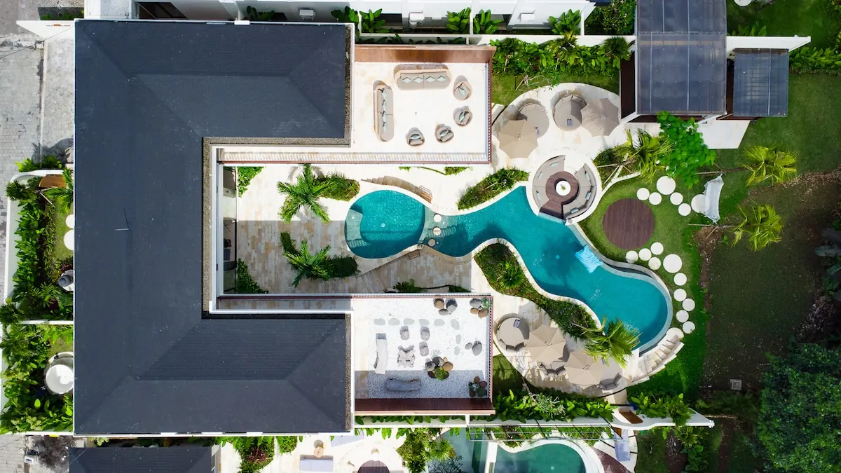 6 BR Tropical-Modern Infinity-Pool Villa Ubud — 6BR Villa Rental in Ubud — image 5