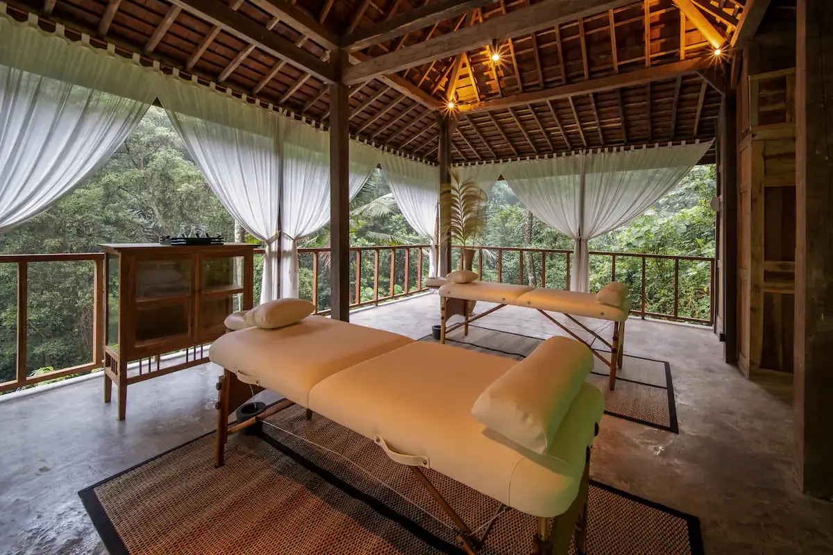 9 BR Tropical Garden Open-Air Estate Ubud — 9BR Estate Rental in Ubud — image 9