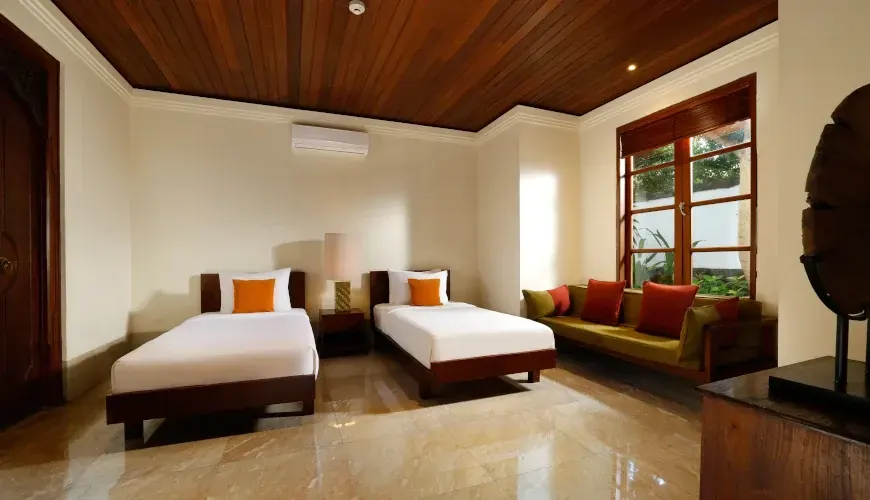 4 BR Tropical Garden Balinese Villa Jimbaran — 4BR Villa Rental in Jimbaran — image 7