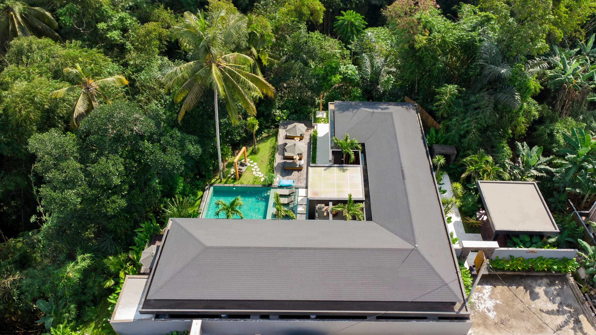 6 BR Tropical-Modern Jungle Retreat Ubud — 6BR Villa Rental in Ubud — image 6