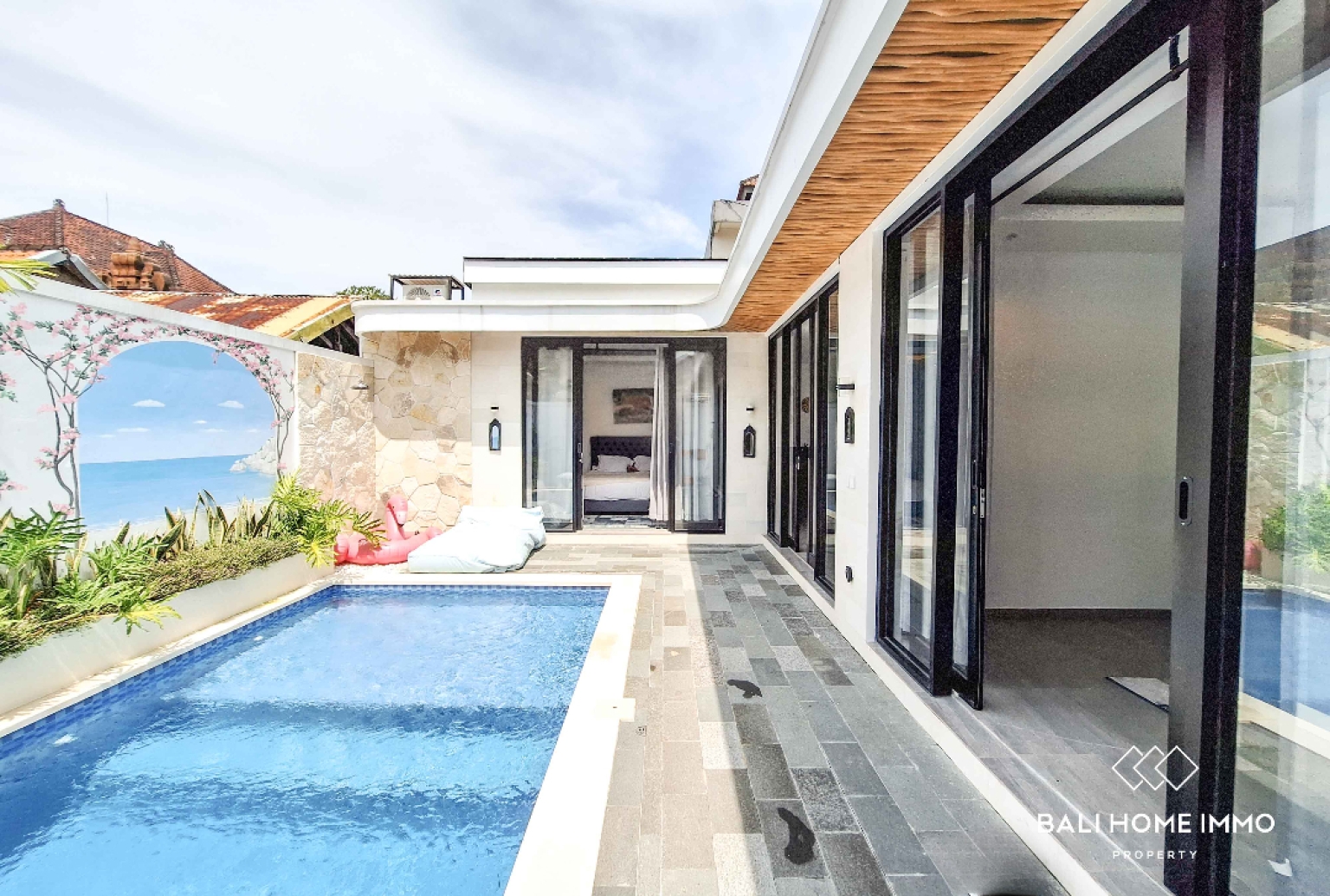 2 Bedroom Villa for Rent in Batu Belig — image 8