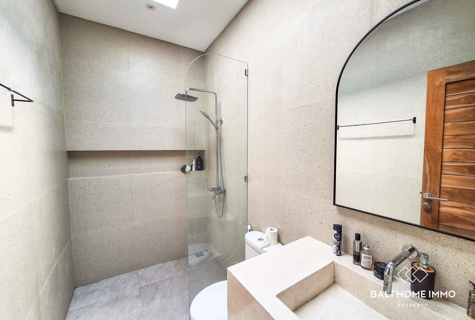 2 Bedroom Villa for Rent in Batu Belig — image 7