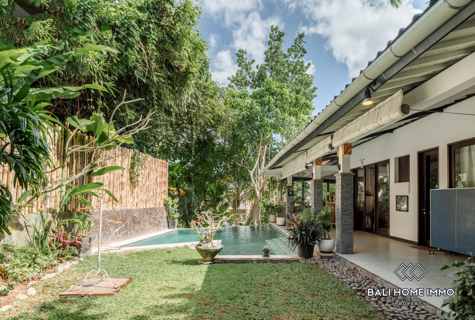 2 Bedroom Villa For Rent in Canggu Batu Bolong — image 16