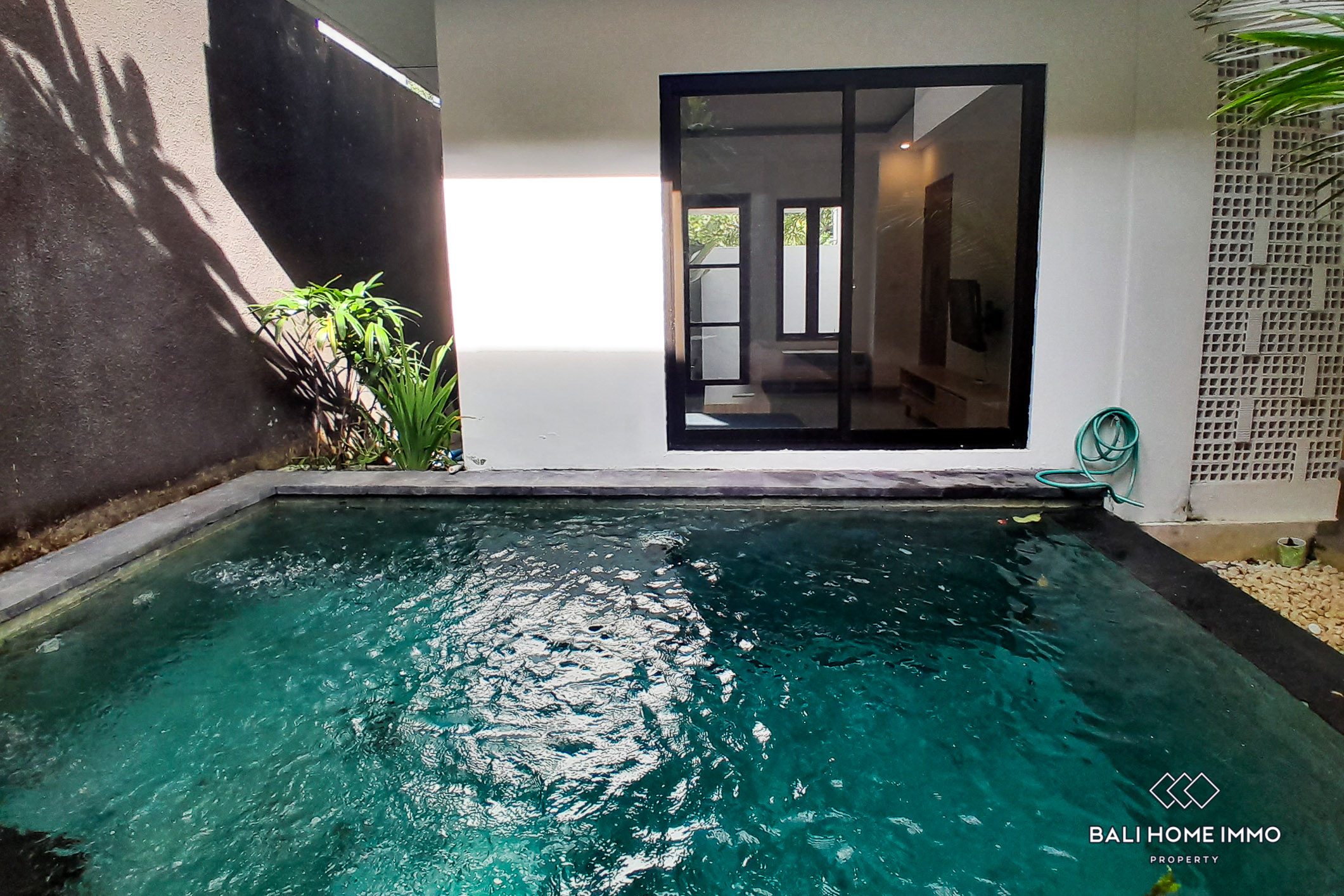 2 Bedroom Villa For Yearly Rental Near Mertasari Beach — image 2