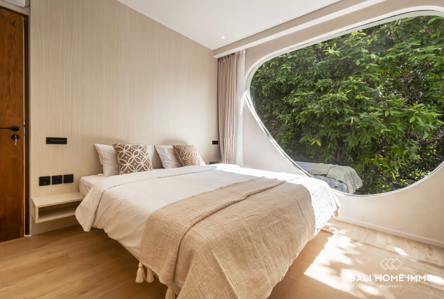 2 BEDROOM VILLA WITH RICEFIELD VIEW + AN OFFICE FOR RENT IN BALI PERERENAN — image 6
