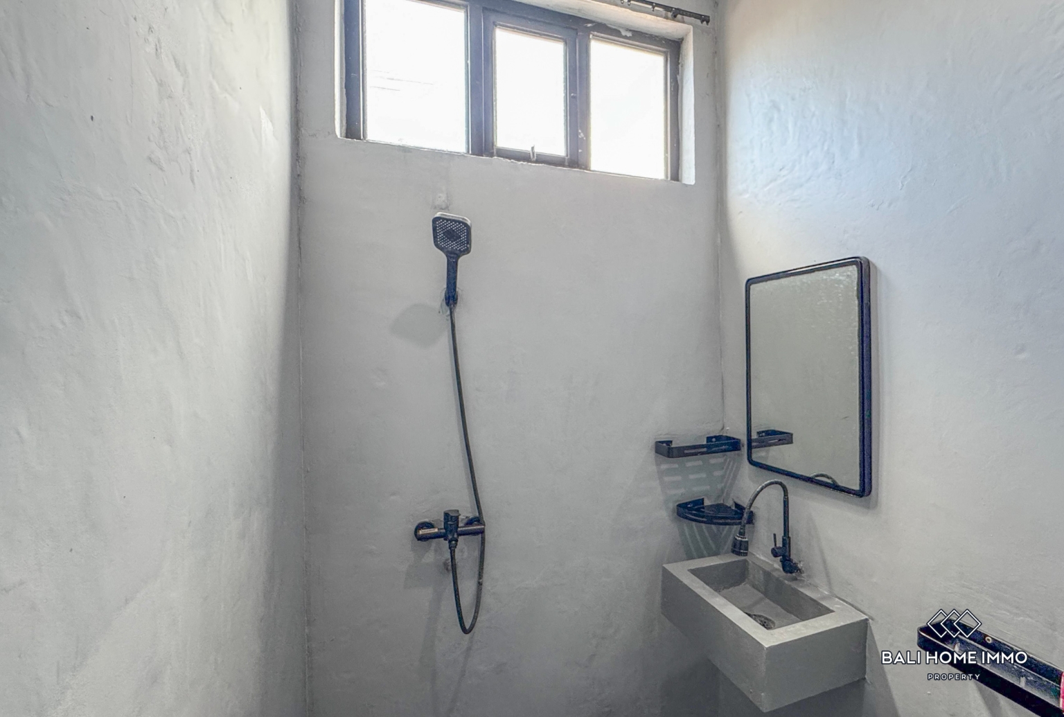 2 Bedrooms Villa for Yearly rental in Bali Canggu Berawa — image 12