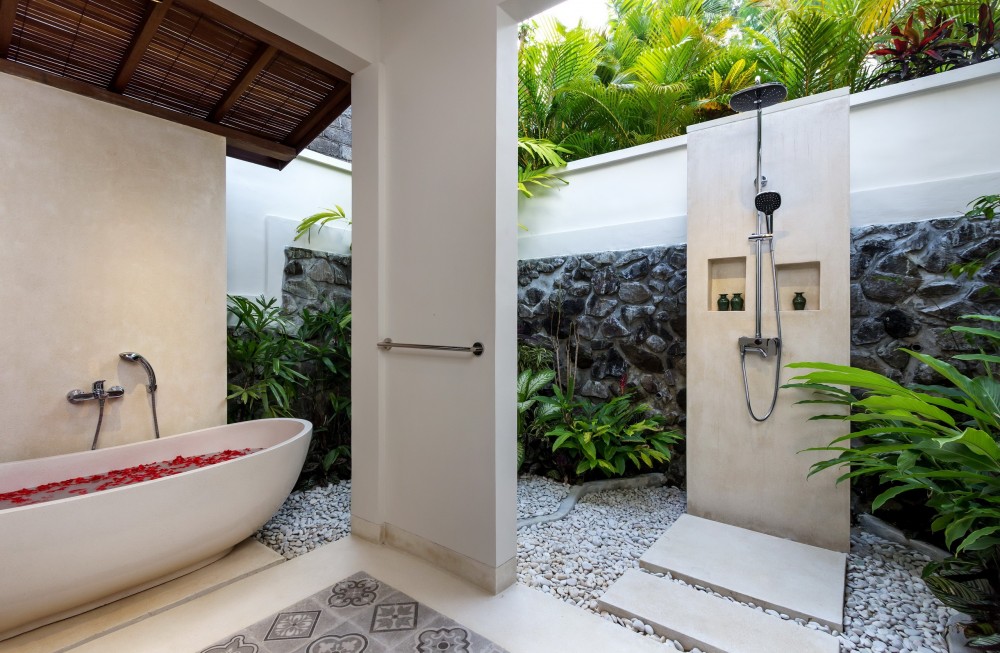 Four-Bedrooms Villa with Garden Offering Unparalleled Luxury and Comfort in Pererenan Area — image 11