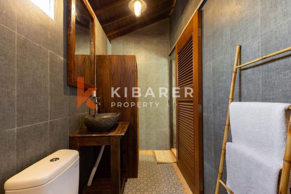 Authentic Joglo Wooden Villa with Three Bedrooms in Pererenan — image 8
