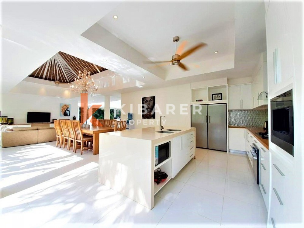 Luxury Four-Bedroom Open Living Villa in Pererenan — image 5