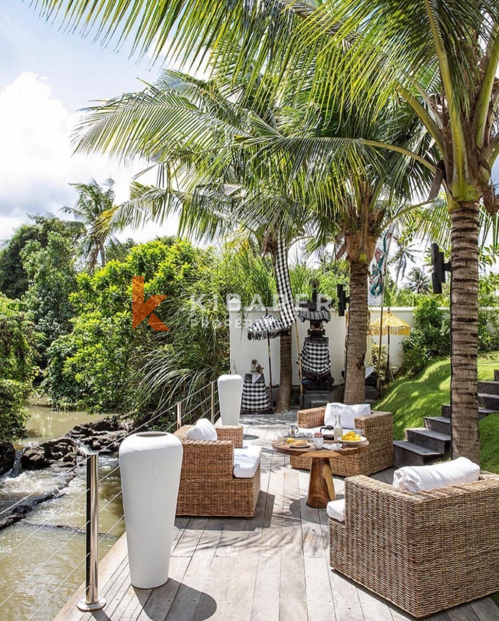 Luxury Six Bedroom Villa close to Pererenan Beach — image 9