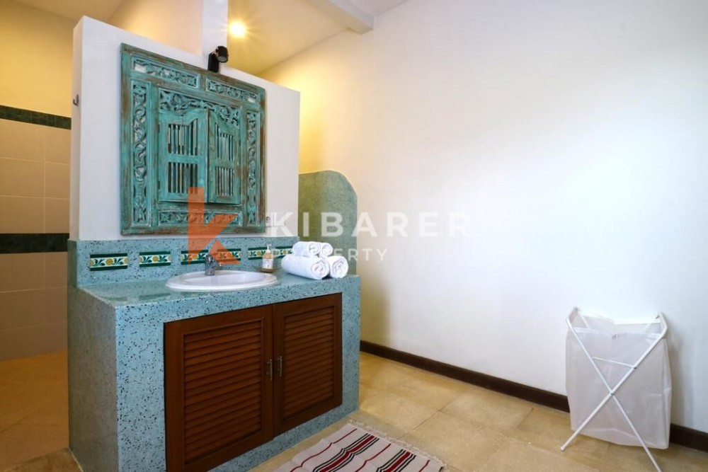 Spacious 3-Bedroom Villa in Batu Belig — image 6