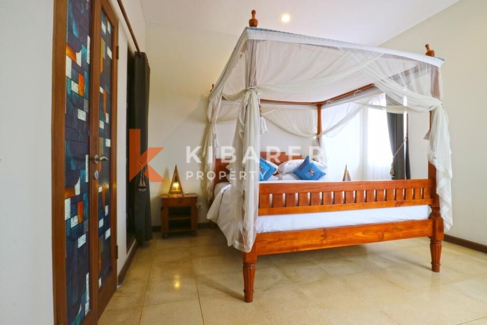 Large 3 bedrooms villa in Batu Belig — image 5