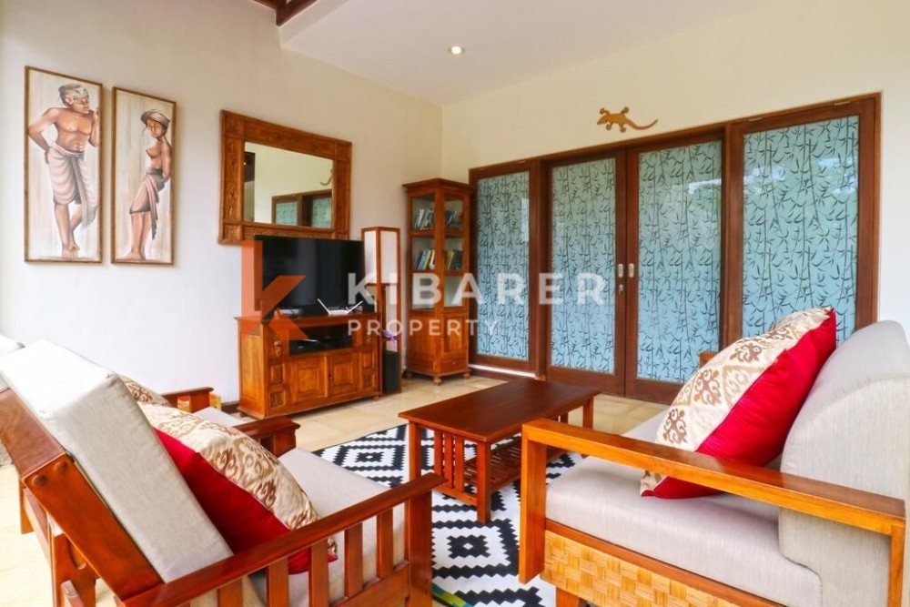 Large 3 bedrooms villa in Batu Belig — image 8