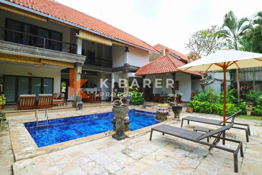 Large 3 bedrooms villa in Batu Belig — image 1
