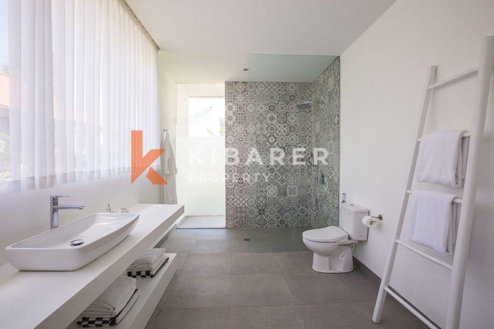Modern Three bedroom Villa with strategic location in Berawa — image 5