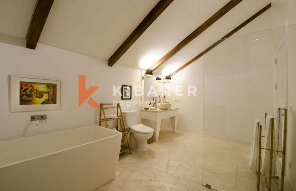 Brand New Stunning Ten Bedroom Villa with river and rice paddy view in Pererenan — image 5