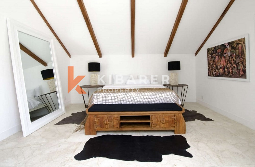 Brand New Stunning Ten Bedroom Villa with river and rice paddy view in Pererenan — image 10