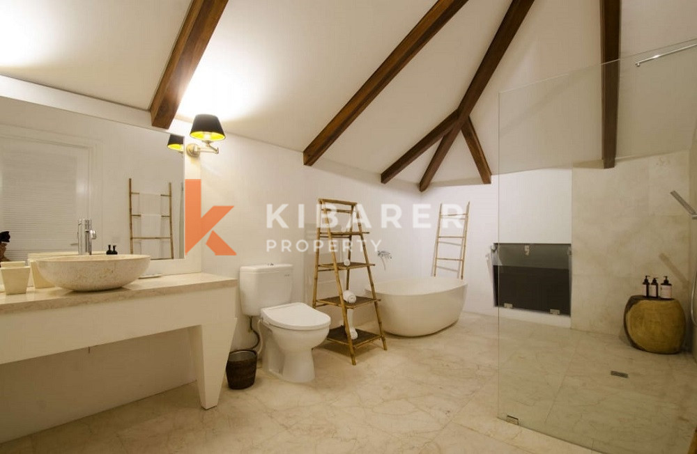Brand New Stunning Ten Bedroom Villa with river and rice paddy view in Pererenan — image 11