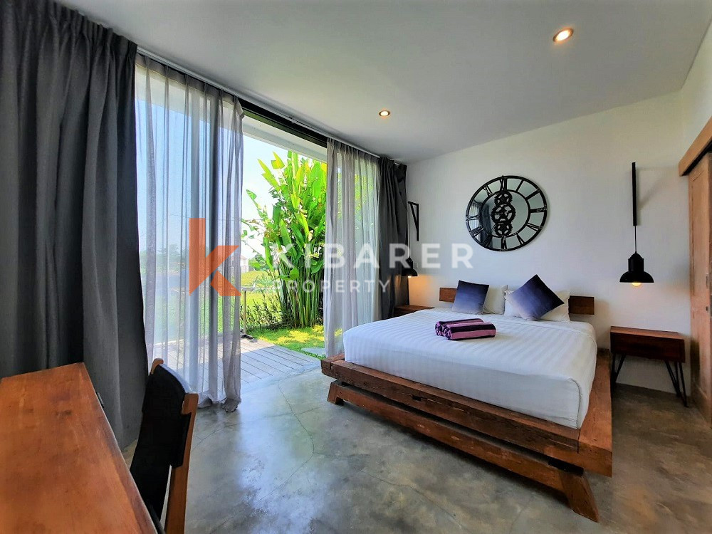 STUNNING TWO BEDROOMS EN-CLOSED LIVING VILLA WITH AMAZING VIEW IN CANGGU — image 10
