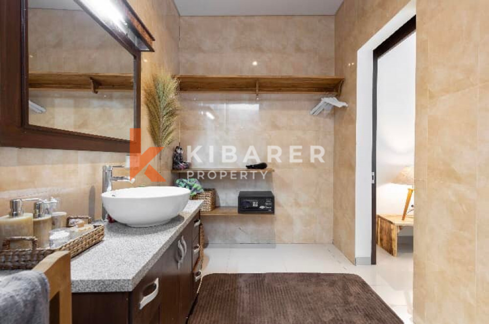 Charming Three Bedroom Villa in quiet Canggu area — image 9