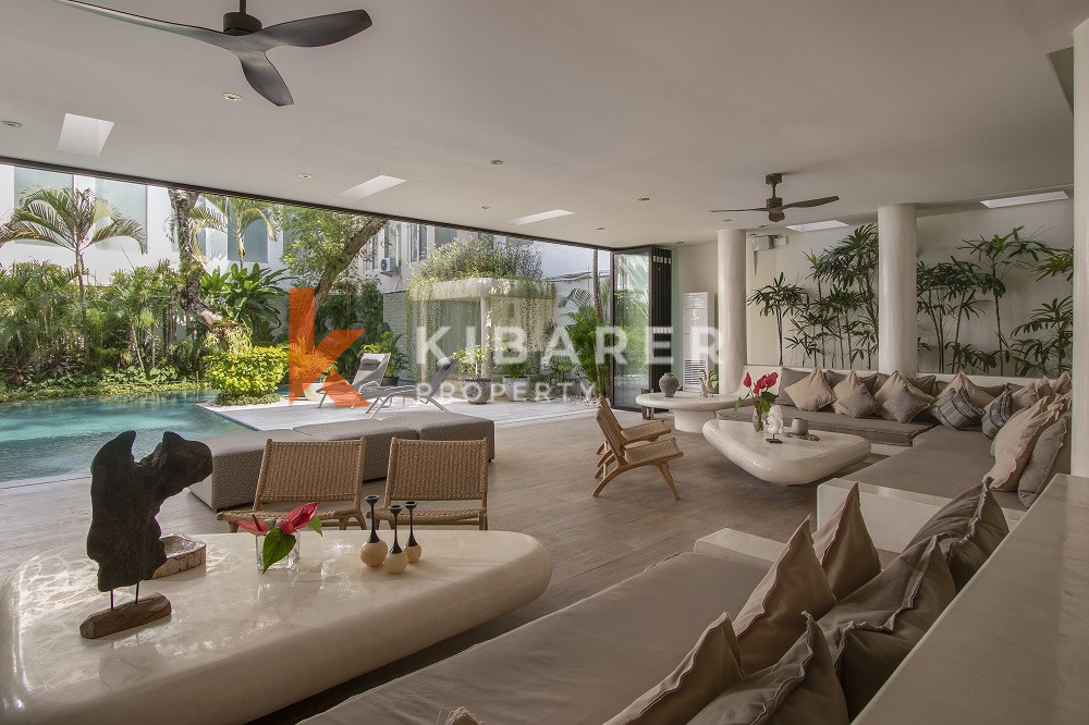 Five Bedroom Enclosed Living Villa With Ocean View in Batu Belig — image 5