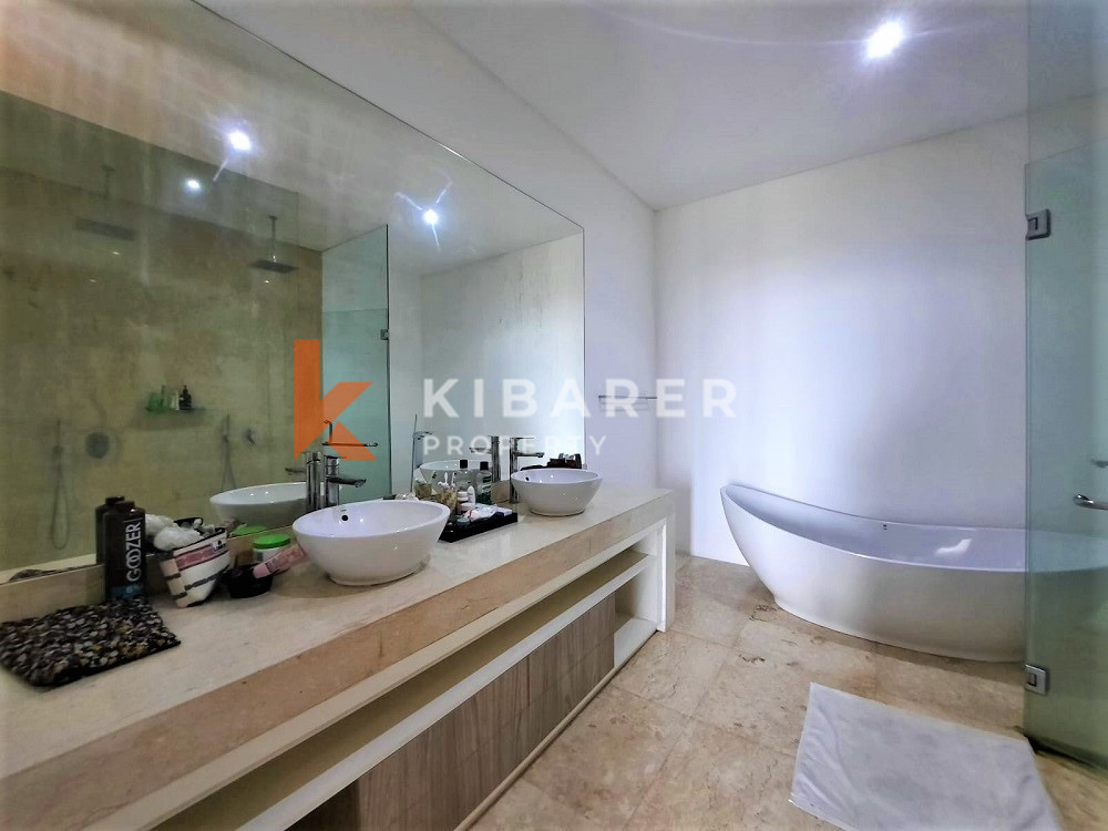 Four-Bedroom Gated Villa in a Prime Location in Berawa — image 17