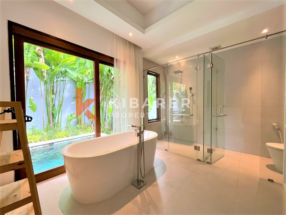 Romantic 1-Bedroom Private Living Villa in Tumbak Bayuh — image 7