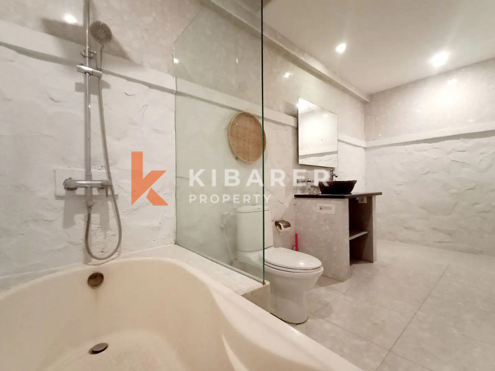 Open Living Room Bali Villa with Two Bedrooms Located in Seminyak — image 12