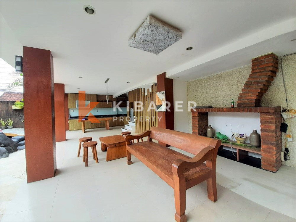 Unique Three-Bedroom Villa with Natural Stone Design and Forest in Umalas — image 6