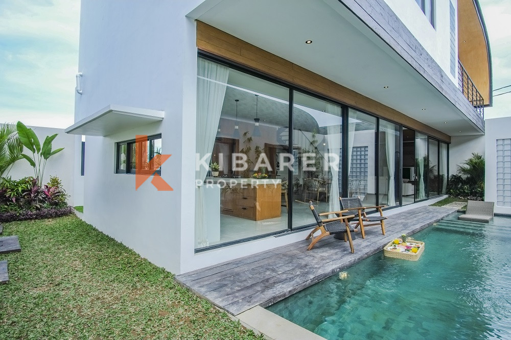 Stunning Private Villa with Three Bedrooms, Walking Distance to Cemagi Beach — image 7