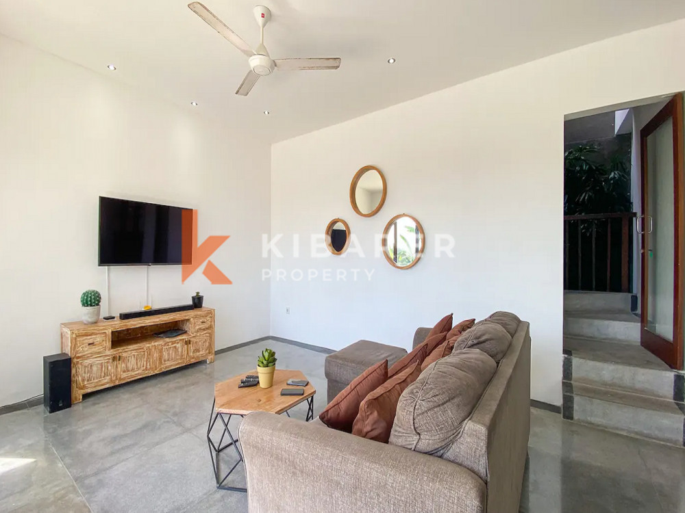 Stunning Four Bedroom Enclosed Living Villa Situated in Canggu — image 9